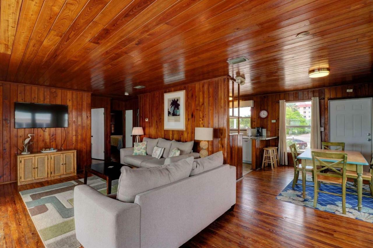 Estero Island Apartment With Boat Dock Fort Myers Beach Esterno foto