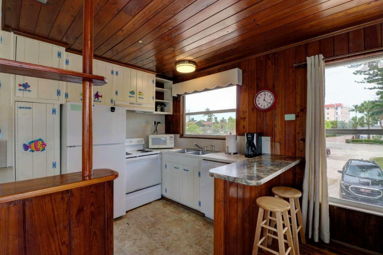 Estero Island Apartment With Boat Dock Fort Myers Beach Esterno foto