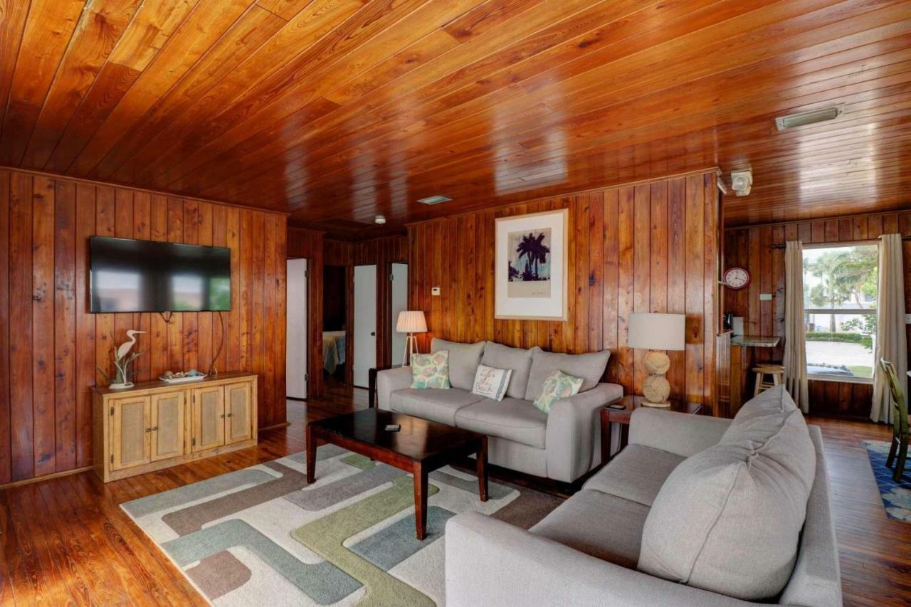 Estero Island Apartment With Boat Dock Fort Myers Beach Esterno foto