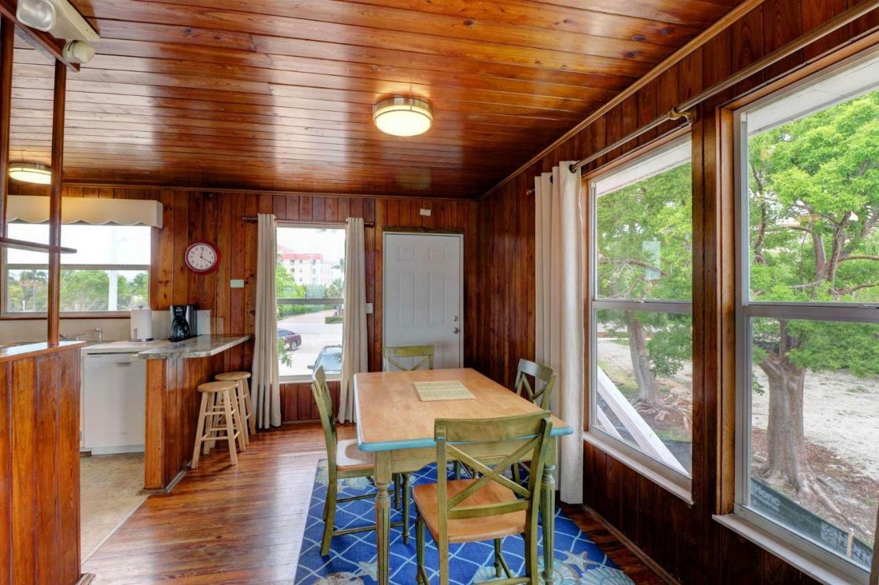 Estero Island Apartment With Boat Dock Fort Myers Beach Esterno foto