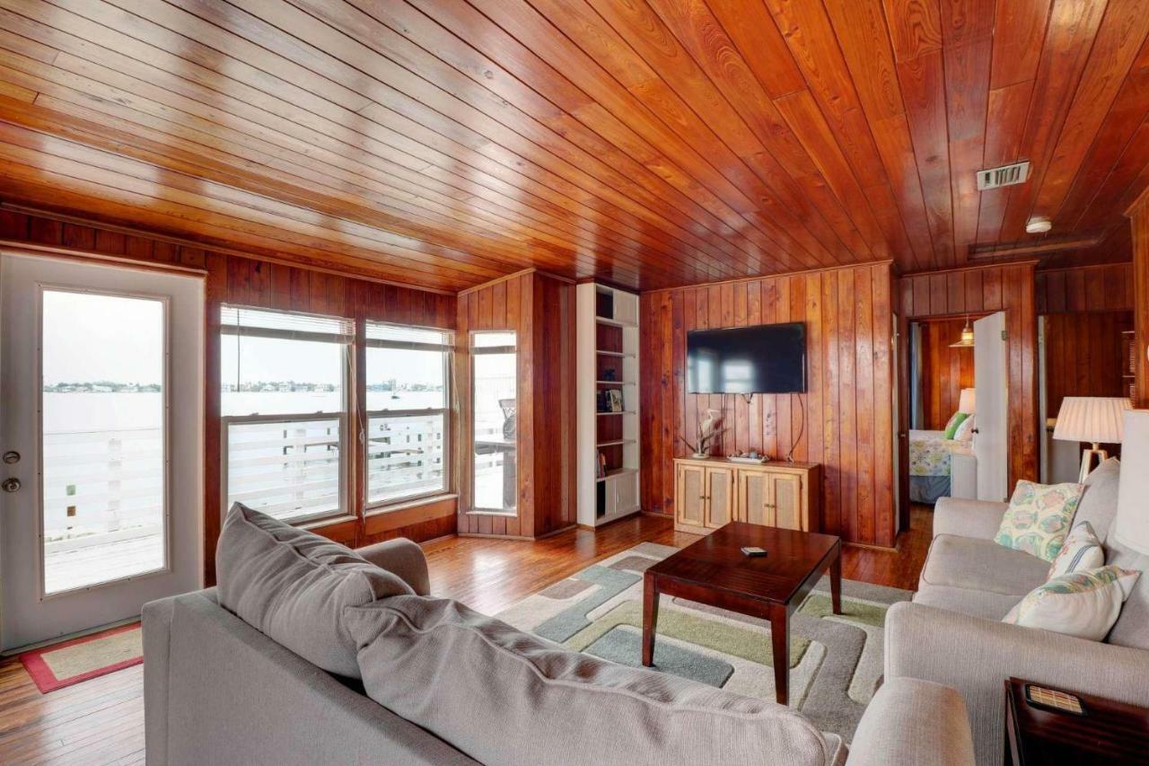 Estero Island Apartment With Boat Dock Fort Myers Beach Esterno foto